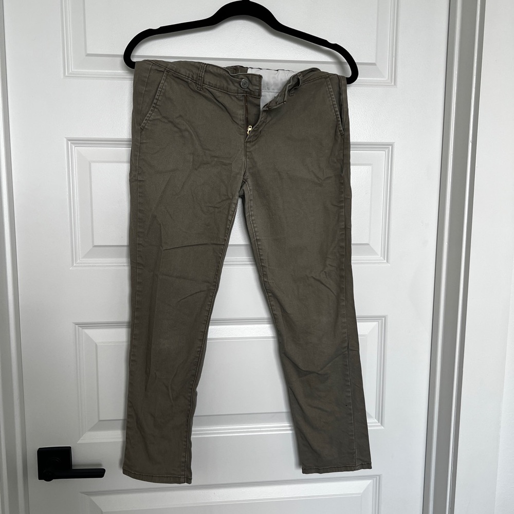 Levi’s Women’s Olive Green Casual Pants